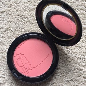 MAC blush in Sideshow You